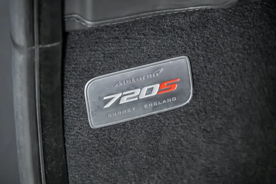 2022 McLaren 720S - Image 19 of 20