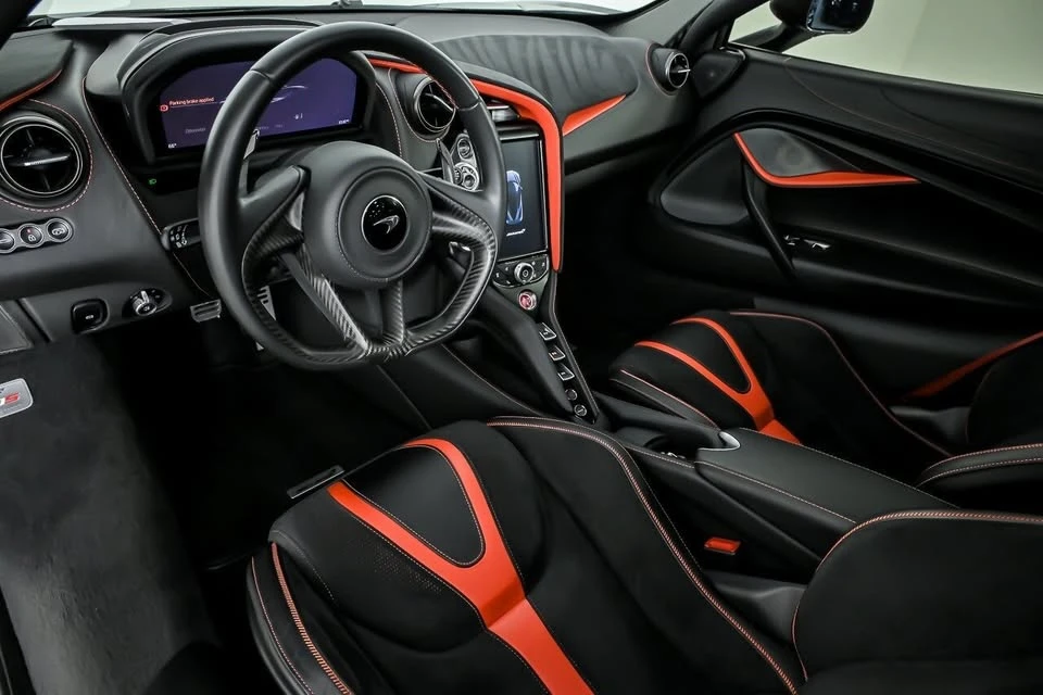 2022 McLaren 720S - Image 17 of 20