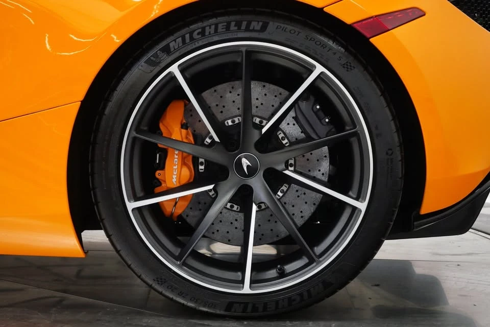2022 McLaren 720S - Image 10 of 19