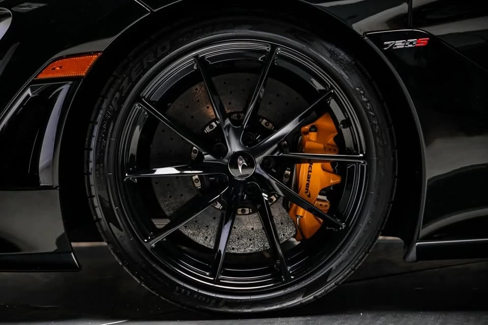 2022 McLaren 720S Spider - Image 13 of 19