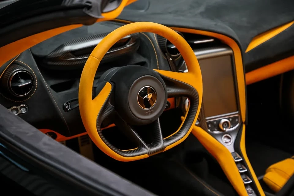 2022 McLaren 720S Spider - Image 11 of 20