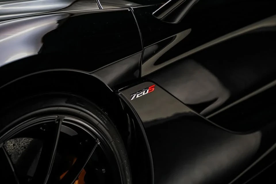 2022 McLaren 720S Spider - Image 11 of 19