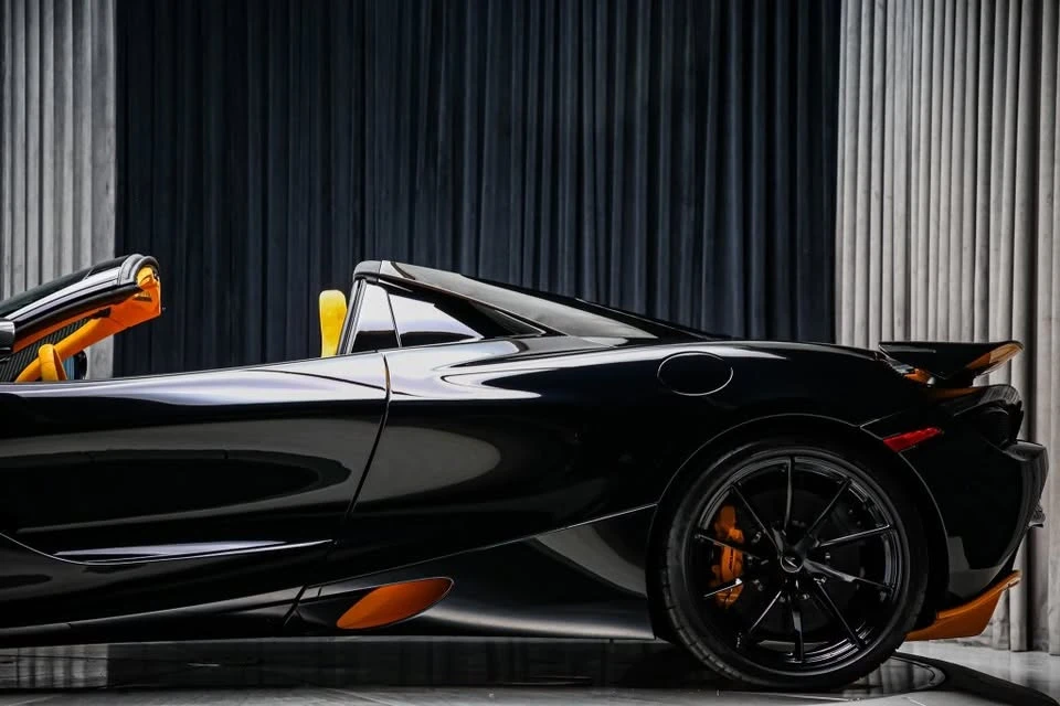 2022 McLaren 720S Spider - Image 11 of 18