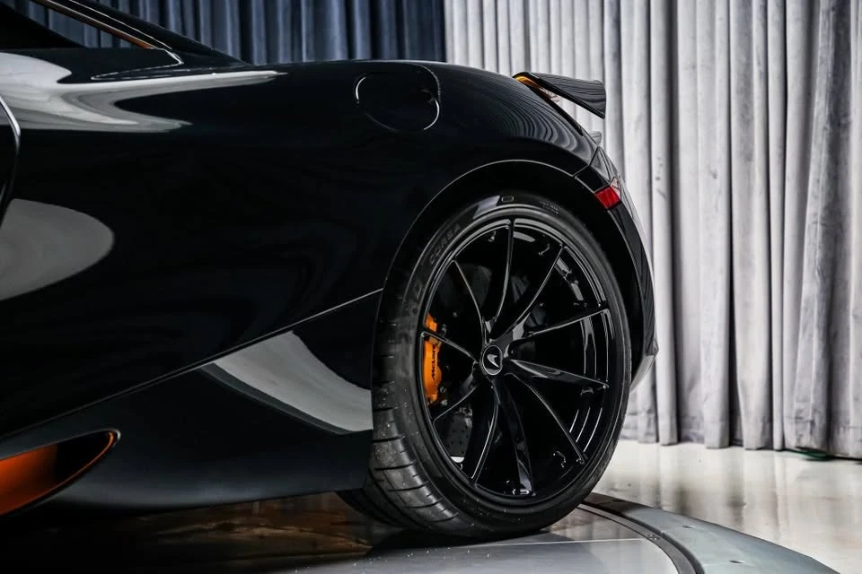 2022 McLaren 720S Spider - Image 12 of 18