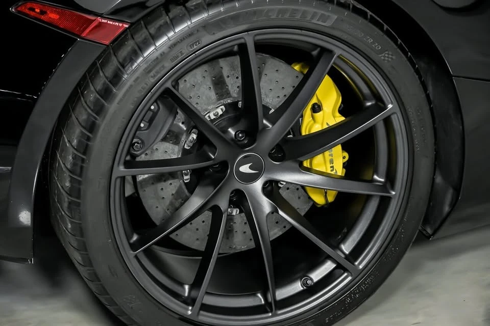 2022 McLaren 720S Spider - Image 15 of 20