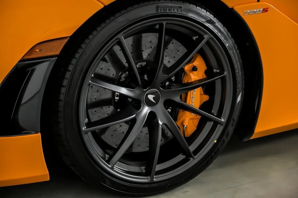 2022 McLaren 720S Spider - Image 19 of 20