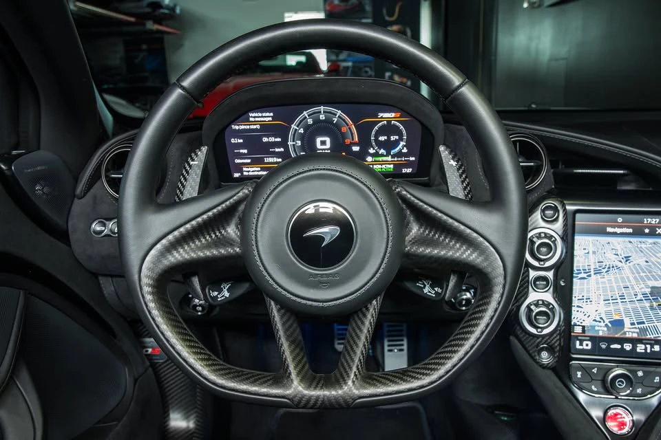 2022 McLaren 720S Spider - Image 15 of 20