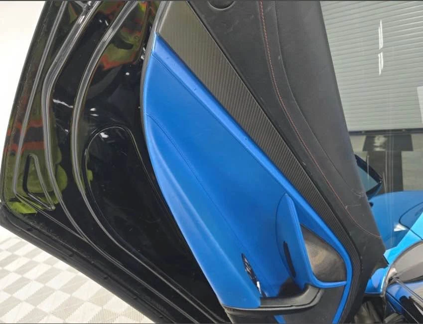 2022 McLaren 765LT - Image 9 of 17