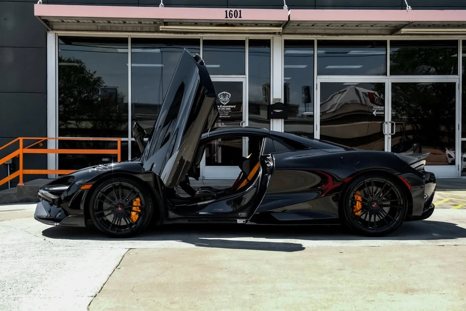 2022 McLaren 765LT Spider - Image 20 of 20