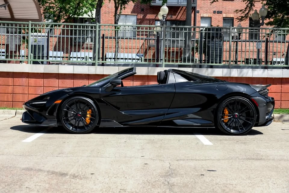 2022 McLaren 765LT - Image 10 of 20