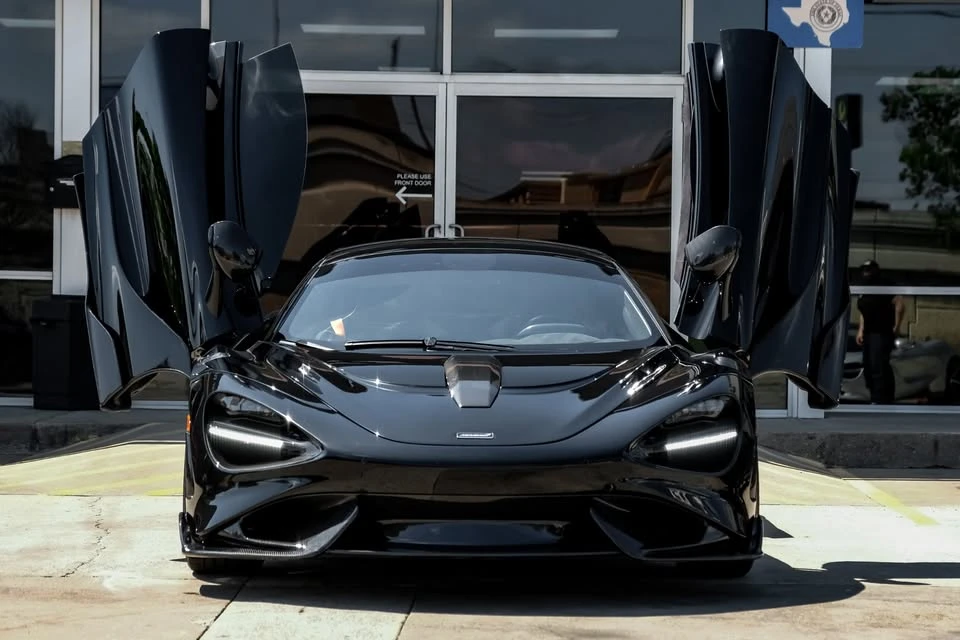 2022 McLaren 765LT - Image 3 of 20