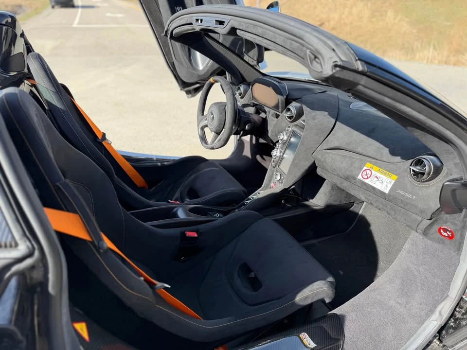 2022 McLaren 765LT - Image 17 of 19