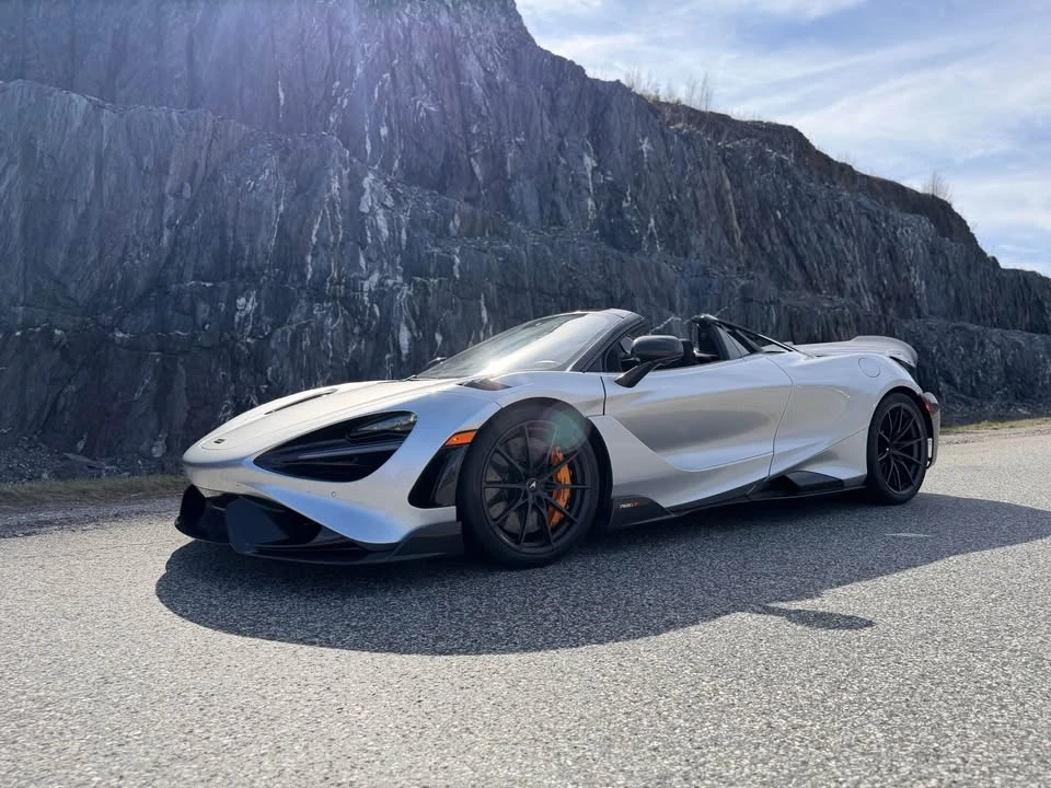 2022 McLaren 765LT - Image 2 of 19