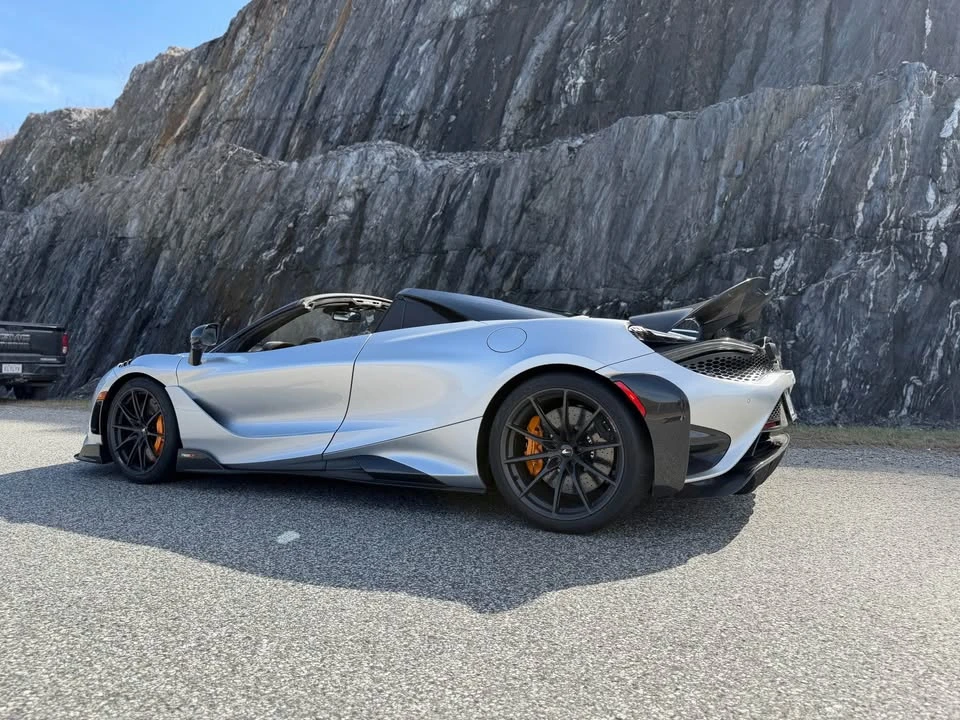 2022 McLaren 765LT - Image 5 of 19