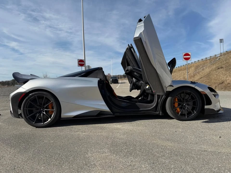 2022 McLaren 765LT - Image 13 of 19