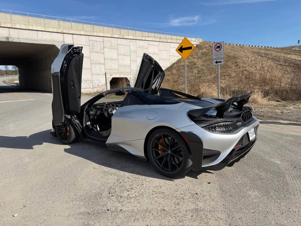 2022 McLaren 765LT - Image 15 of 19