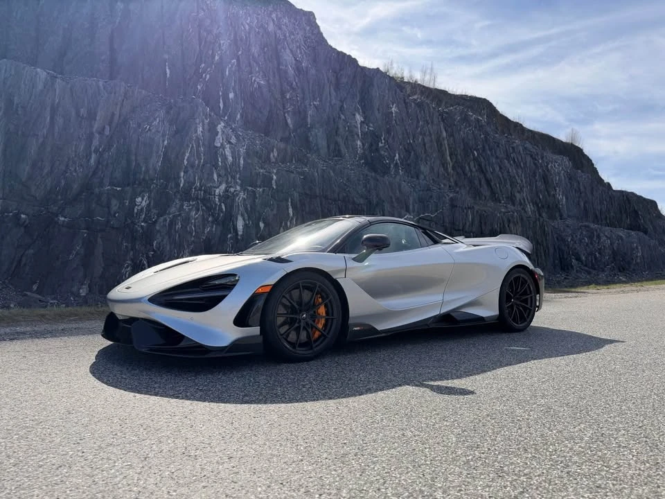 2022 McLaren 765LT - Image 8 of 19