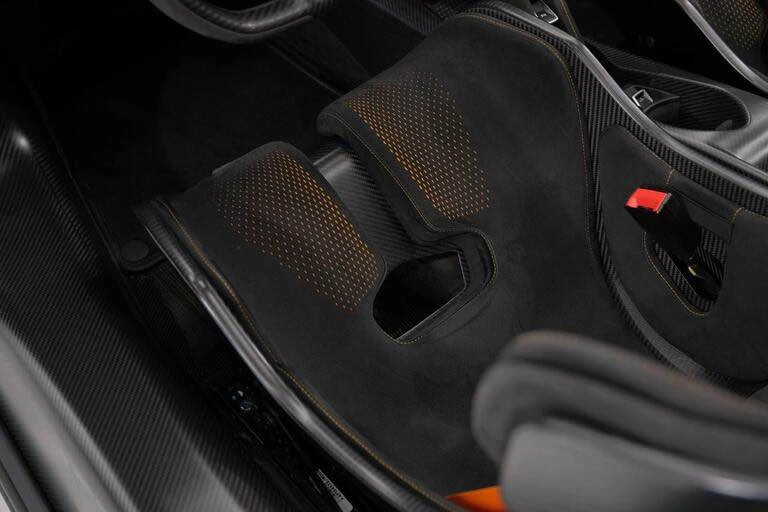 2022 McLaren 765LT Spider - Image 17 of 19