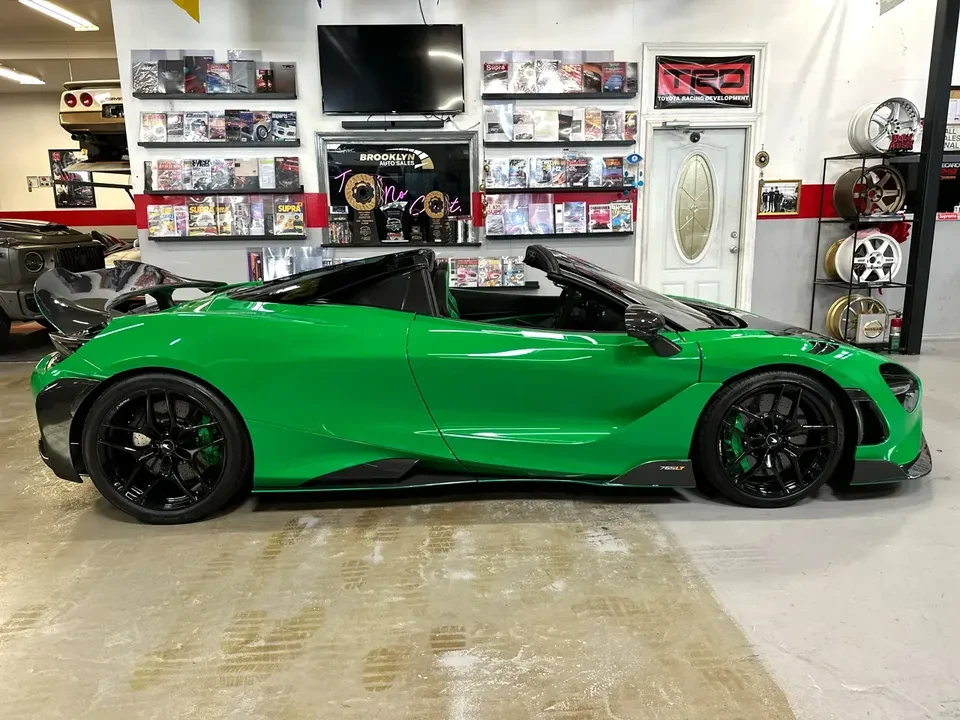 2022 McLaren 765LT Spider - Image 2 of 16