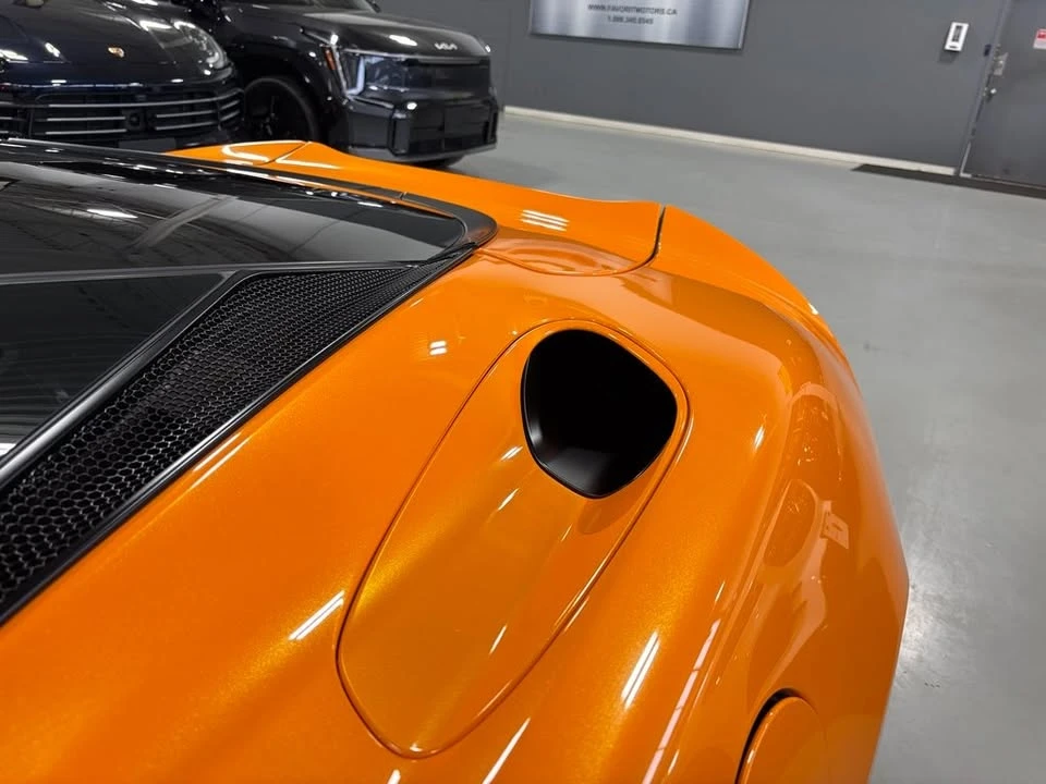 2022 McLaren GT - Image 16 of 20