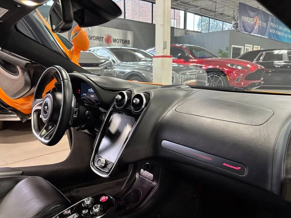 2022 McLaren GT - Image 19 of 20