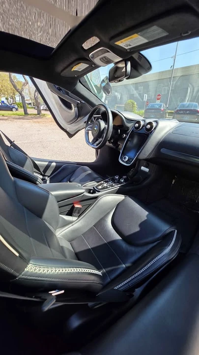 2022 McLaren - Image 13 of 20