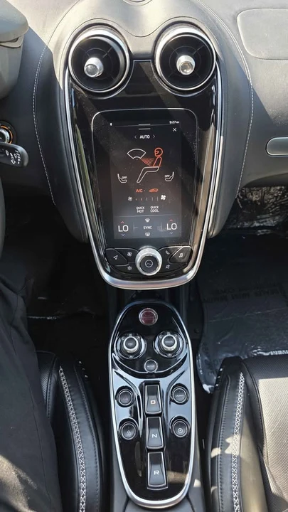 2022 McLaren - Image 19 of 20