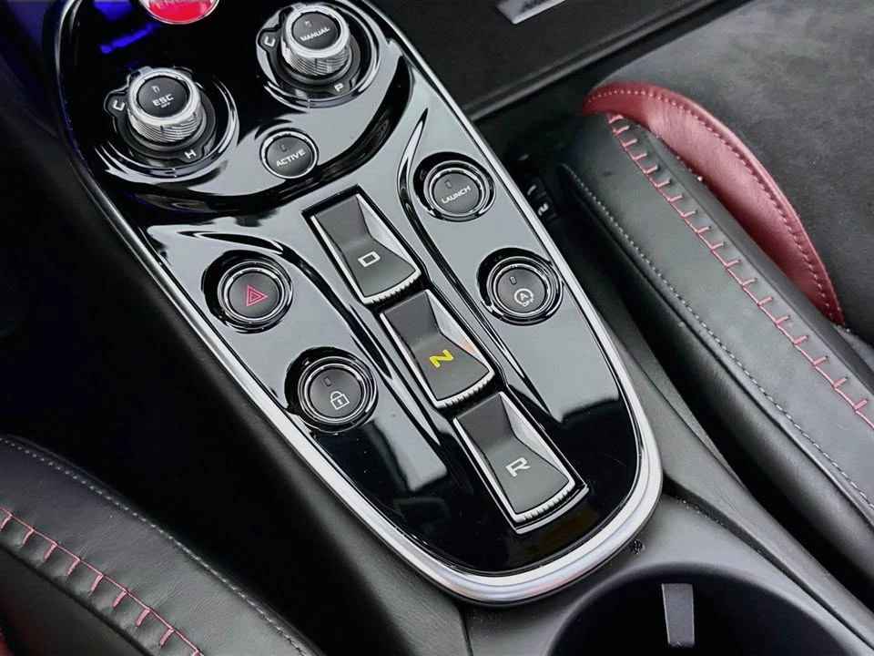 2022 McLaren GT - Image 17 of 20