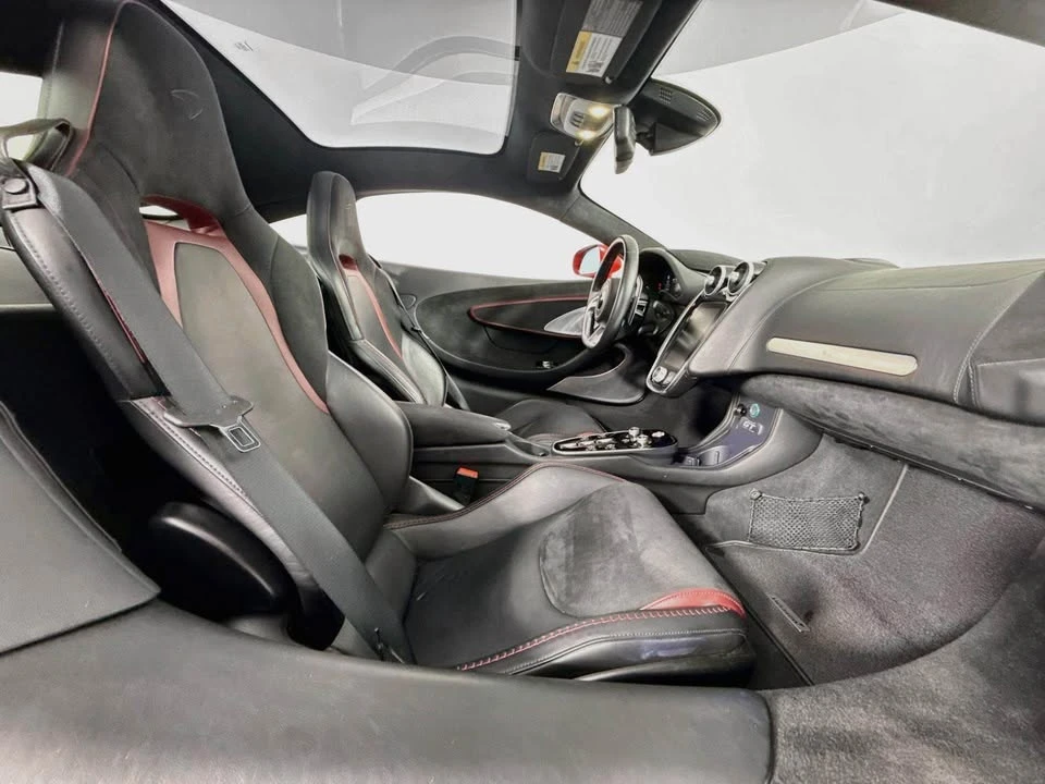 2022 McLaren GT - Image 13 of 20