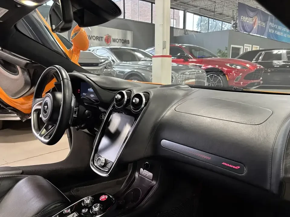 2022 McLaren GT - Image 10 of 20