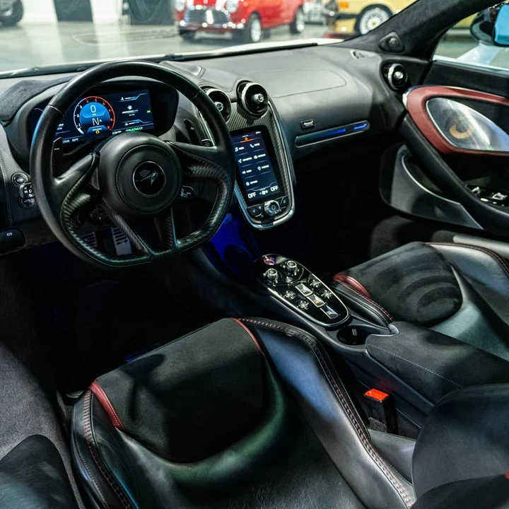 2022 McLaren GT - Image 17 of 20