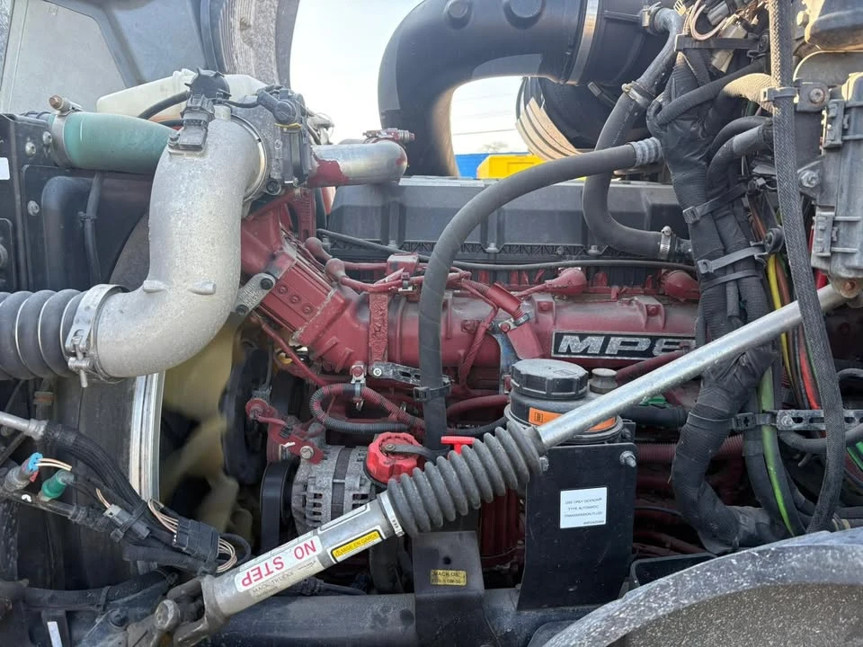 2022 Mack - Image 16 of 17