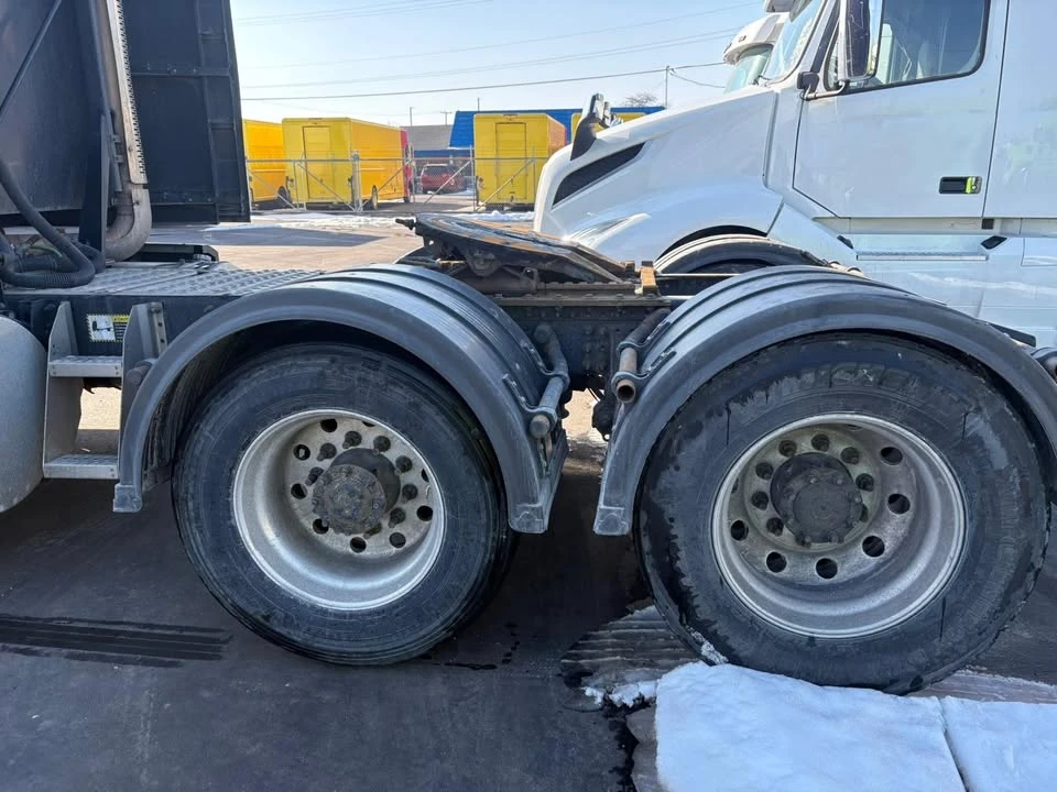 2022 Mack - Image 5 of 17