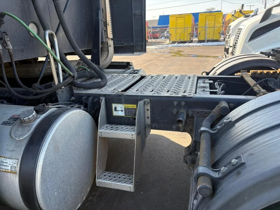 2022 Mack - Image 4 of 17