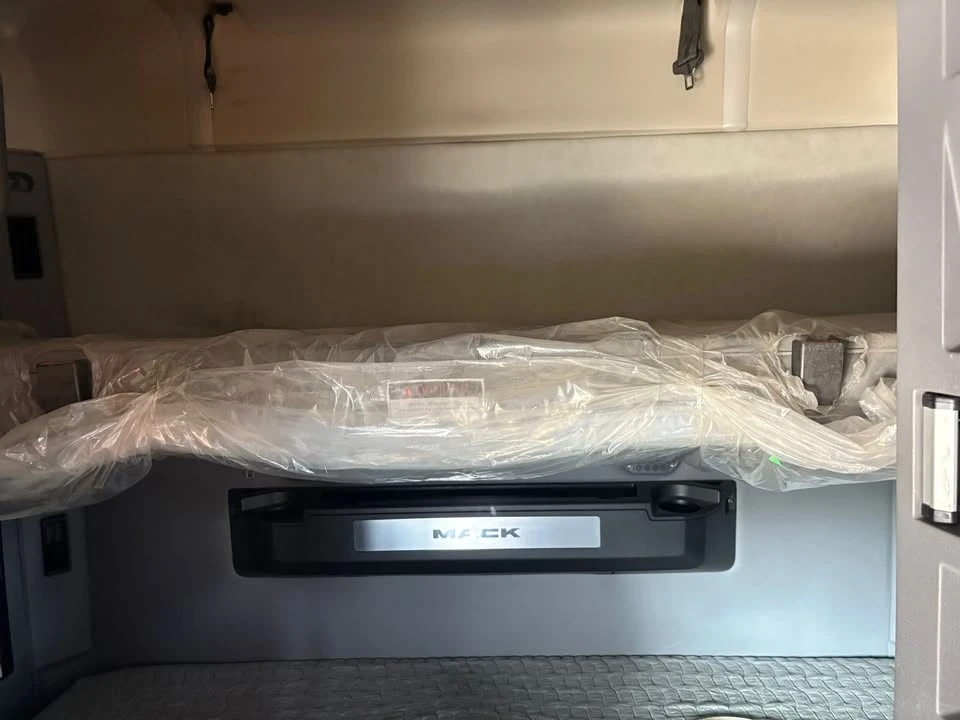 2022 Mack - Image 12 of 17
