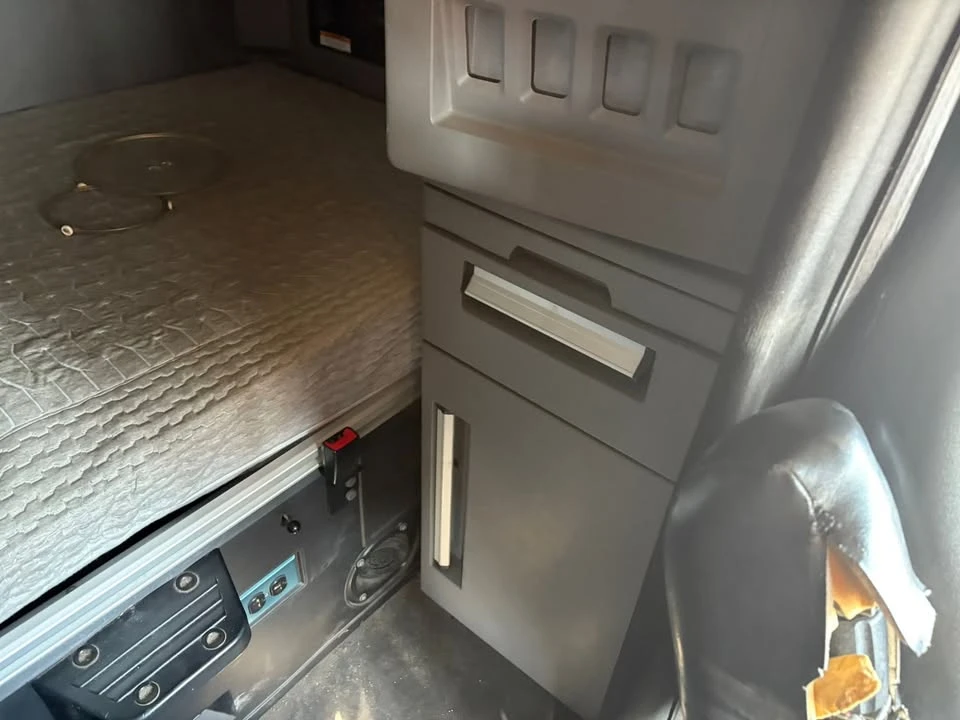 2022 Mack - Image 14 of 17
