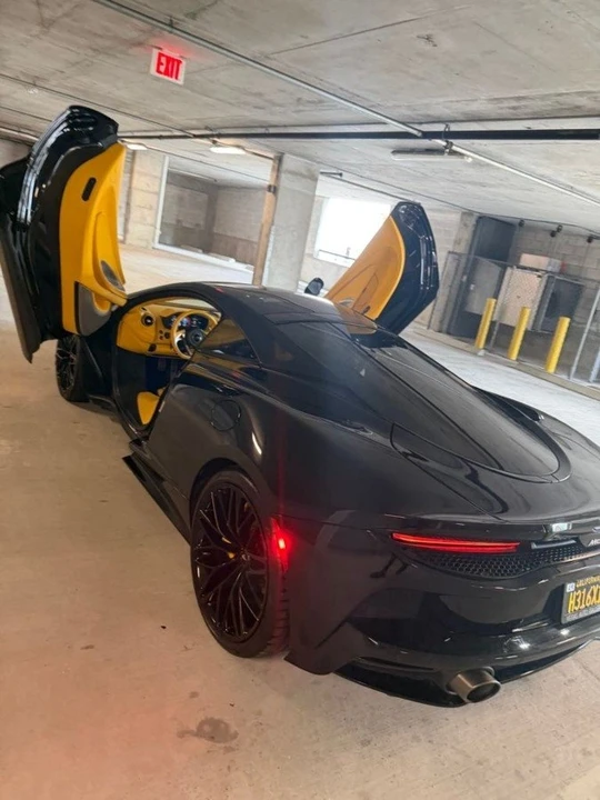 2022 McLaren GT - Image 16 of 17