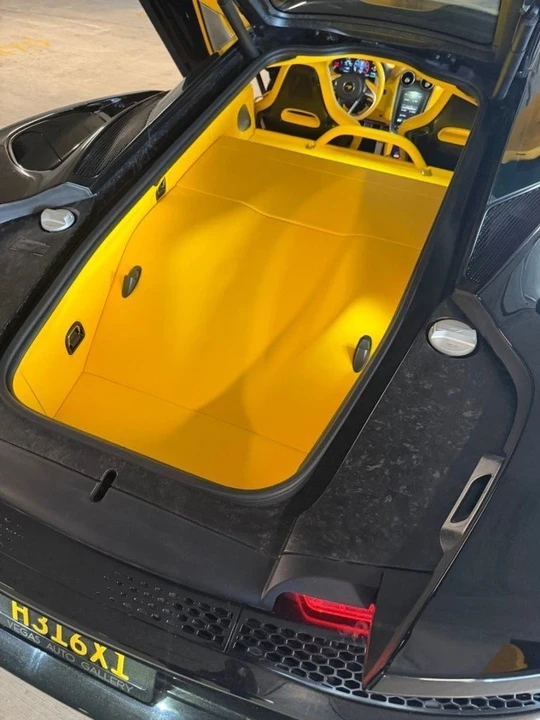 2022 McLaren GT - Image 14 of 17
