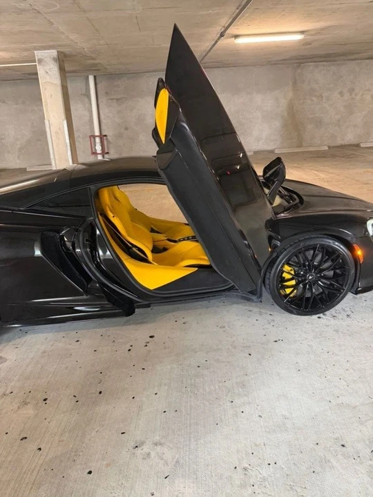 2022 McLaren GT - Image 10 of 17