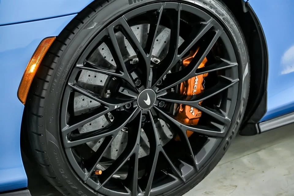 2022 McLaren GT - Image 17 of 18