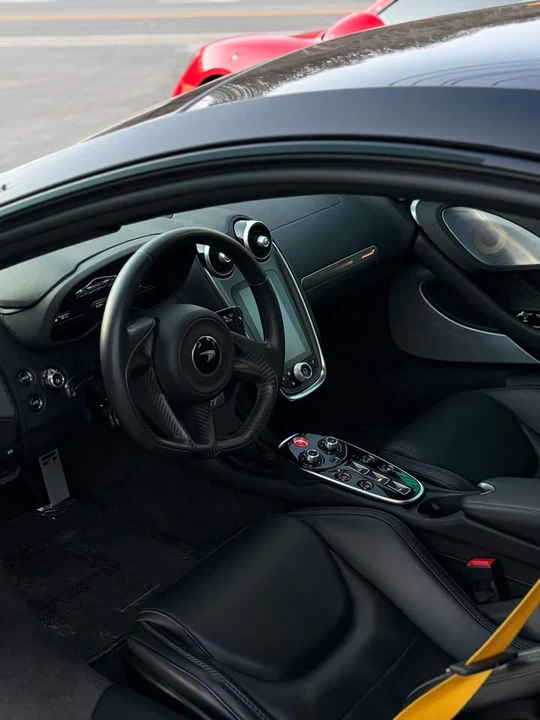 2022 McLaren GT - Image 4 of 5