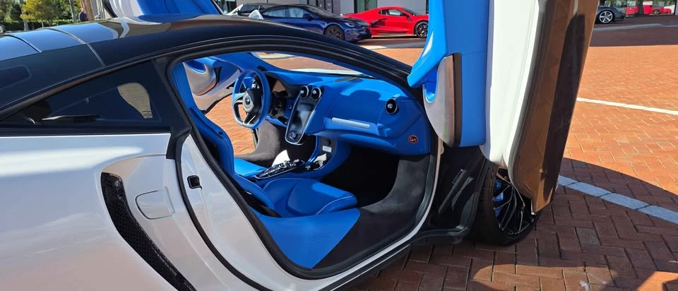 2022 McLaren GT - Image 9 of 19