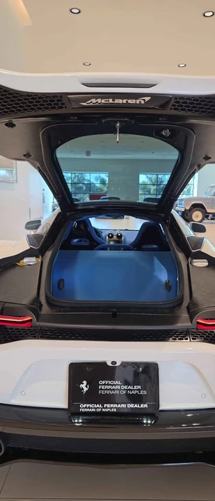 2022 McLaren GT - Image 17 of 19