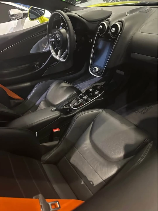 2022 McLaren GT - Image 9 of 15