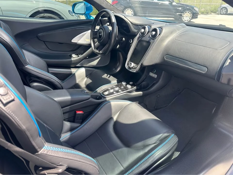 2022 McLaren GT - Image 2 of 10