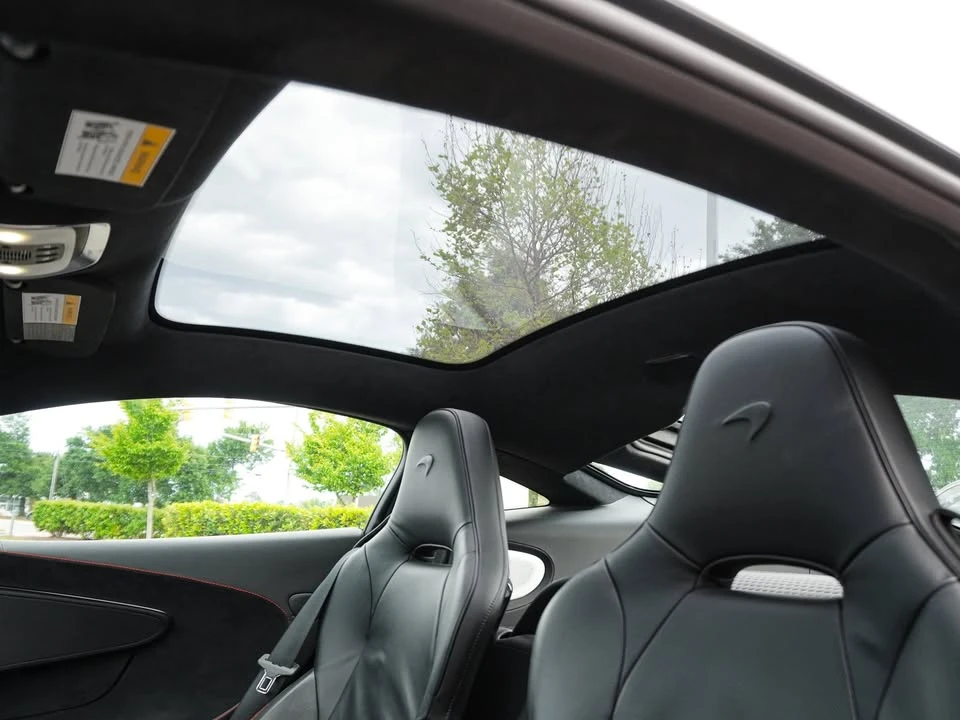 2022 McLaren GT - Image 16 of 18