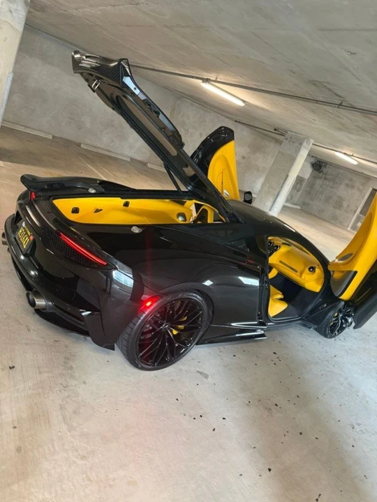 2022 McLaren GT - Image 12 of 18