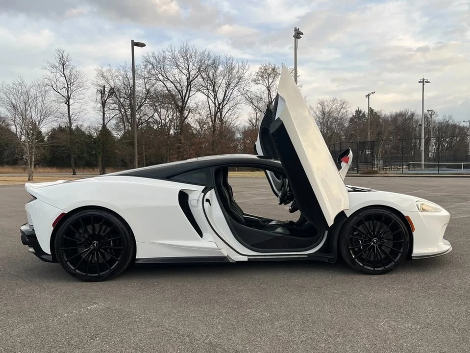 2022 McLaren GT - Image 3 of 19
