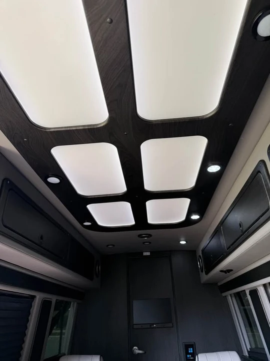 2022 Mercedes-Benz VS30 Sprinter - Image 15 of 20
