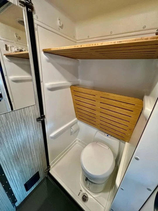 2022 Winnebago - Image 8 of 20
